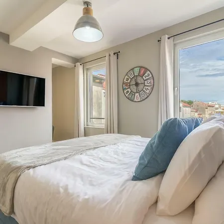 Luxurious Elegance Apartment *