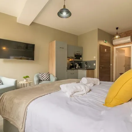 Luxurious Elegance Apartment